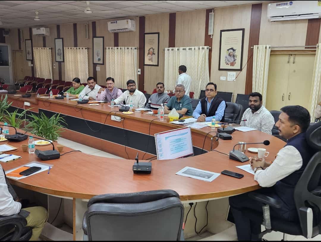 DM Lucknow Meeting - Export Review, photo 3
